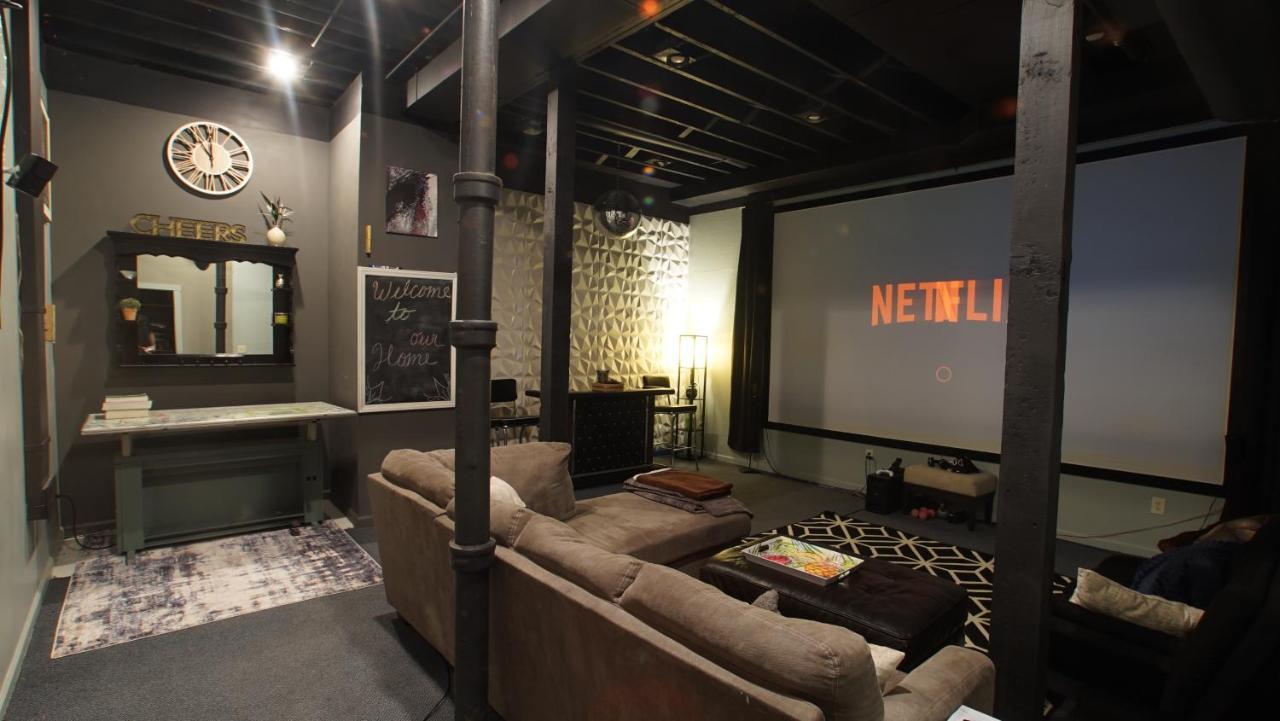 160Inch Home Movie Theater- Great For Movie Night! Omaha Ngoại thất bức ảnh